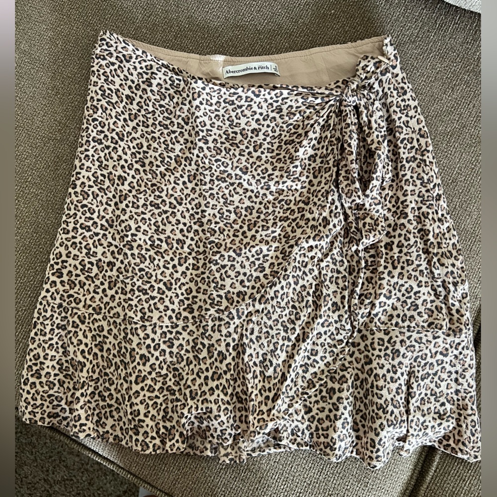 Abercrombie & Fitch tie skirt, Size S